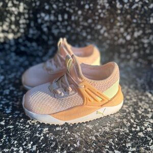 NWOT. Light Orange Puma Sneakers. 5C